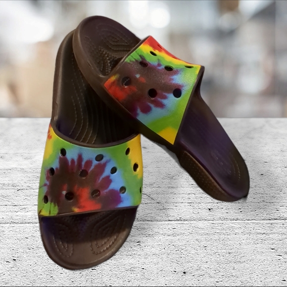 Tie dye croc slides size 7W 5M - Picture 5 of 6
